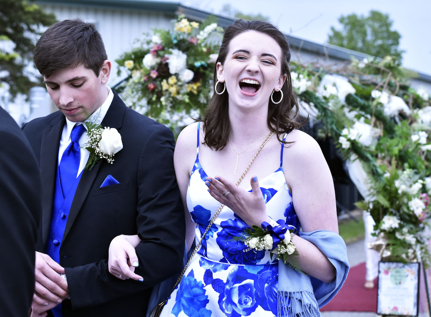 Laughing her way down the red carpet